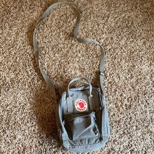 crossbody fjallraven kanken